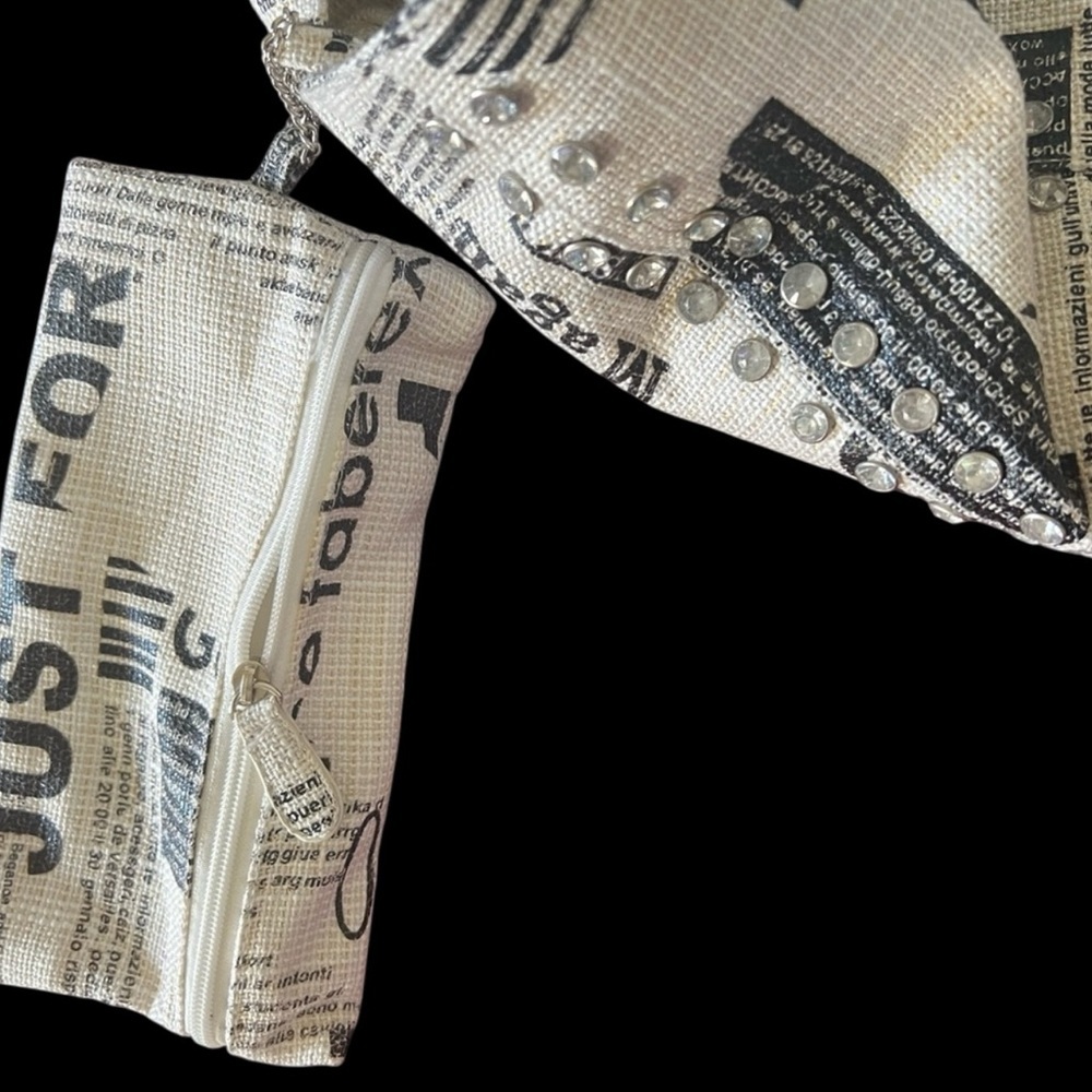 Beautiful newspaper, print shoulder bag with rhinestone embellishments - Picture 3 of 4
